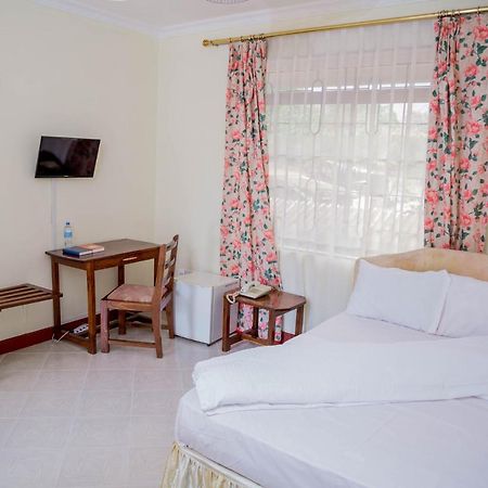 Kilimanjaro Crane Hotel Моши Екстериор снимка