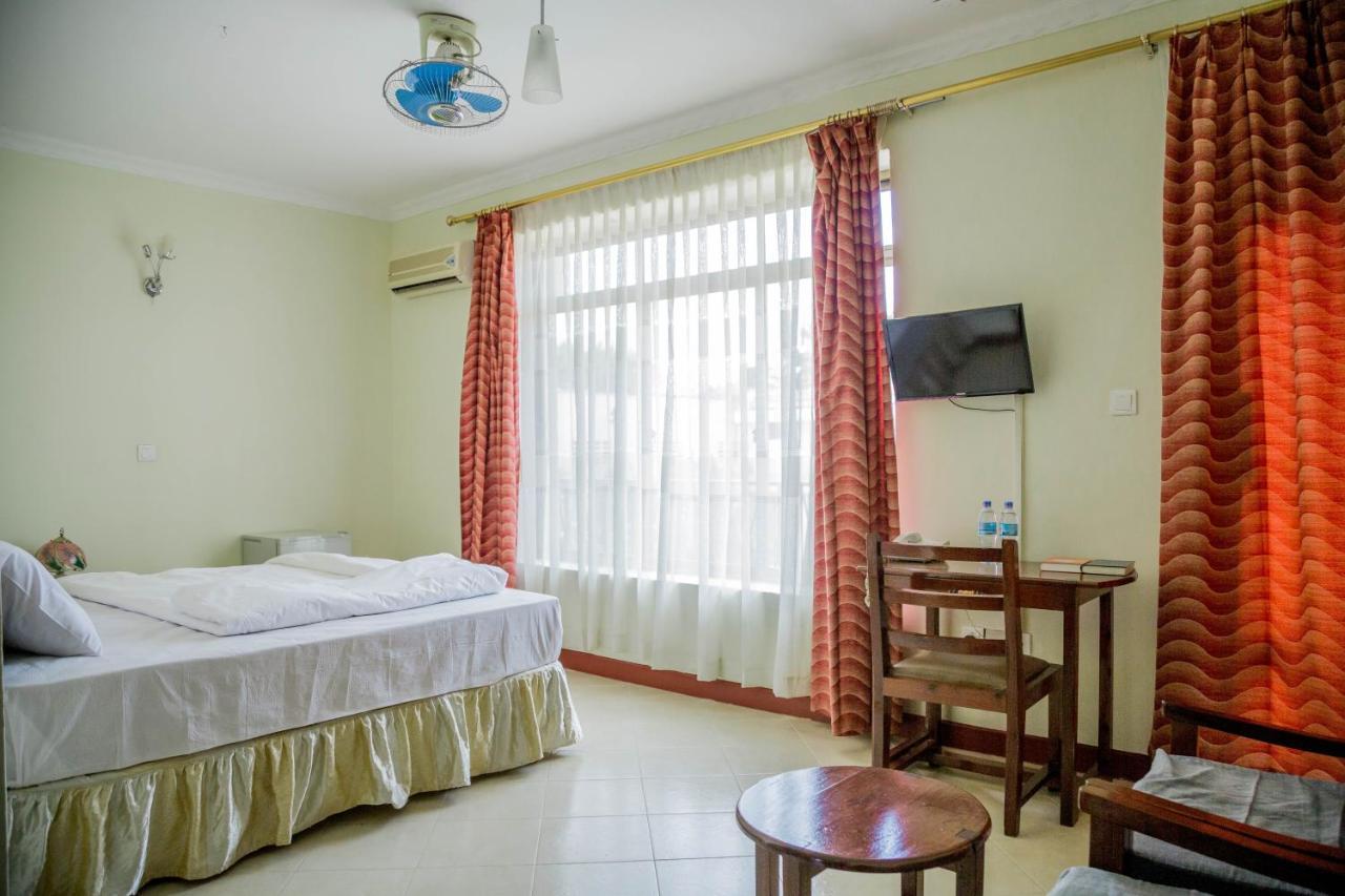 Kilimanjaro Crane Hotel Моши Екстериор снимка