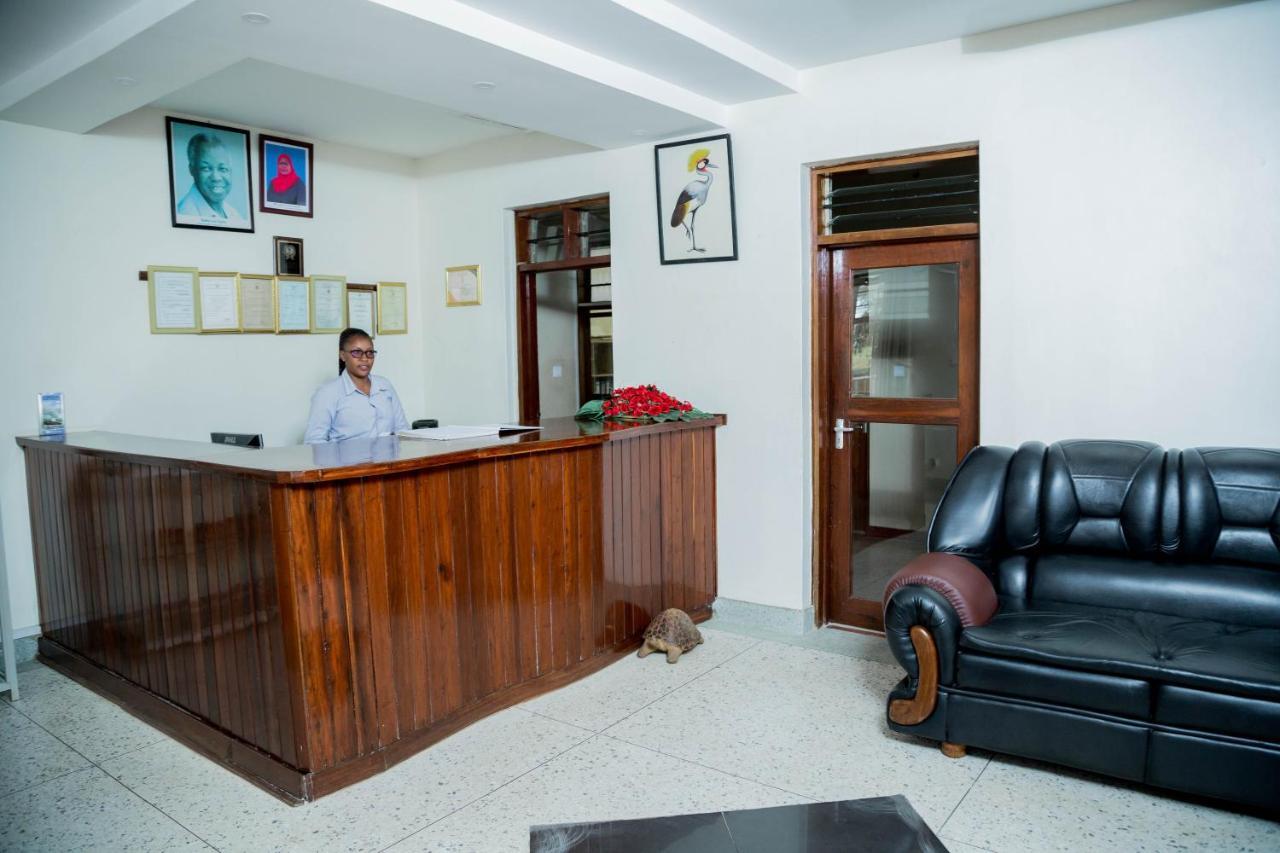Kilimanjaro Crane Hotel Моши Екстериор снимка