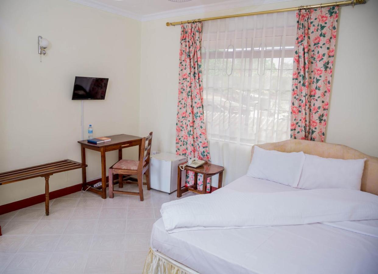Kilimanjaro Crane Hotel Моши Екстериор снимка