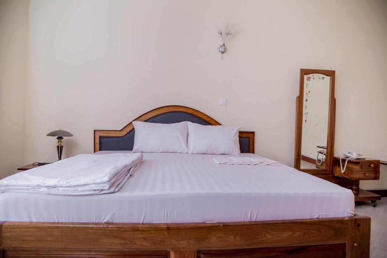 Kilimanjaro Crane Hotel Моши Екстериор снимка