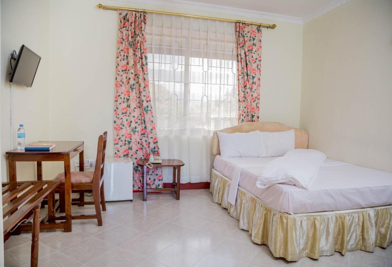 Kilimanjaro Crane Hotel Моши Екстериор снимка